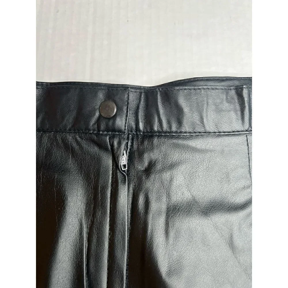 Vintage Extravaganza size 9/10 faux leather skirt